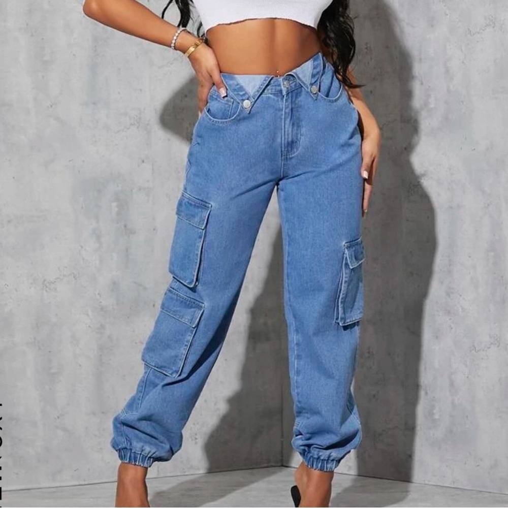 SHEIN High Waist Flap Pocket Cargo Jeans